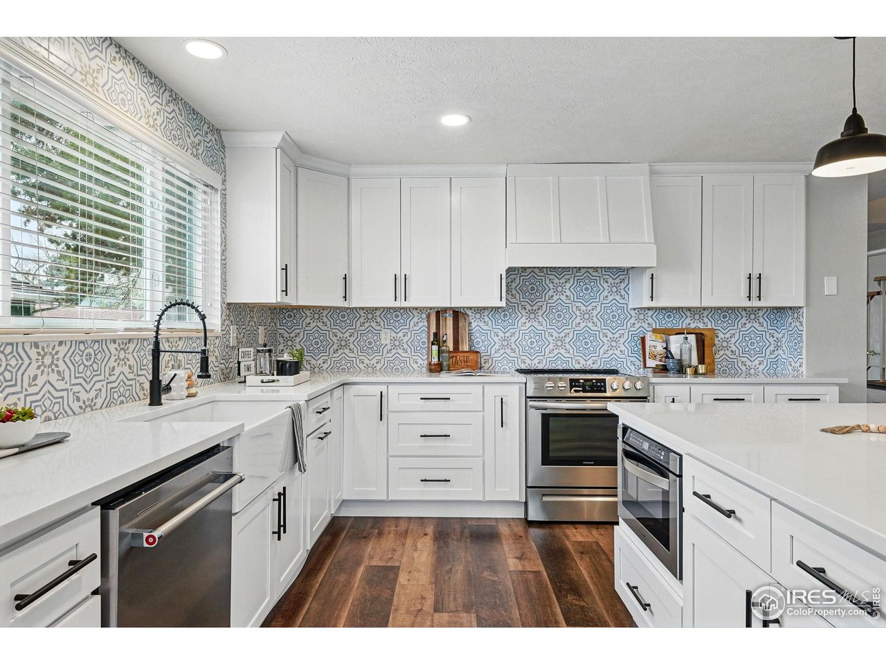 9601 Sierra Dr