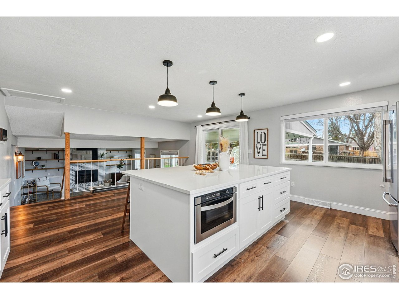 9601 Sierra Dr