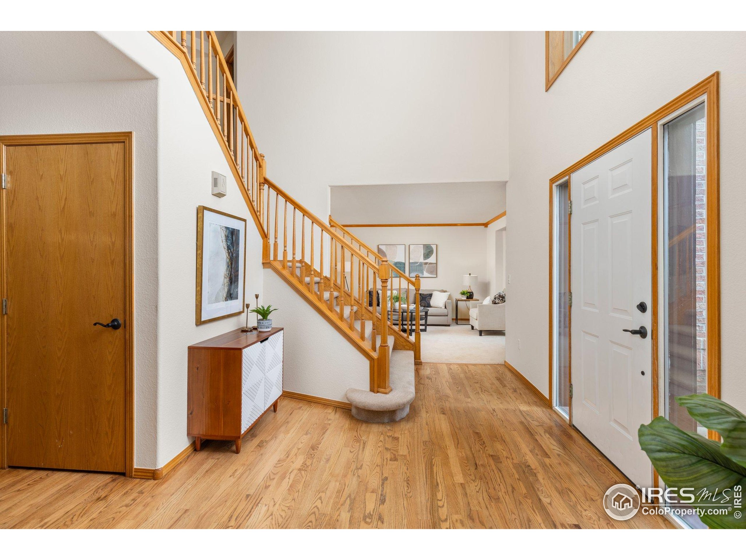 1401 Clover Creek Dr