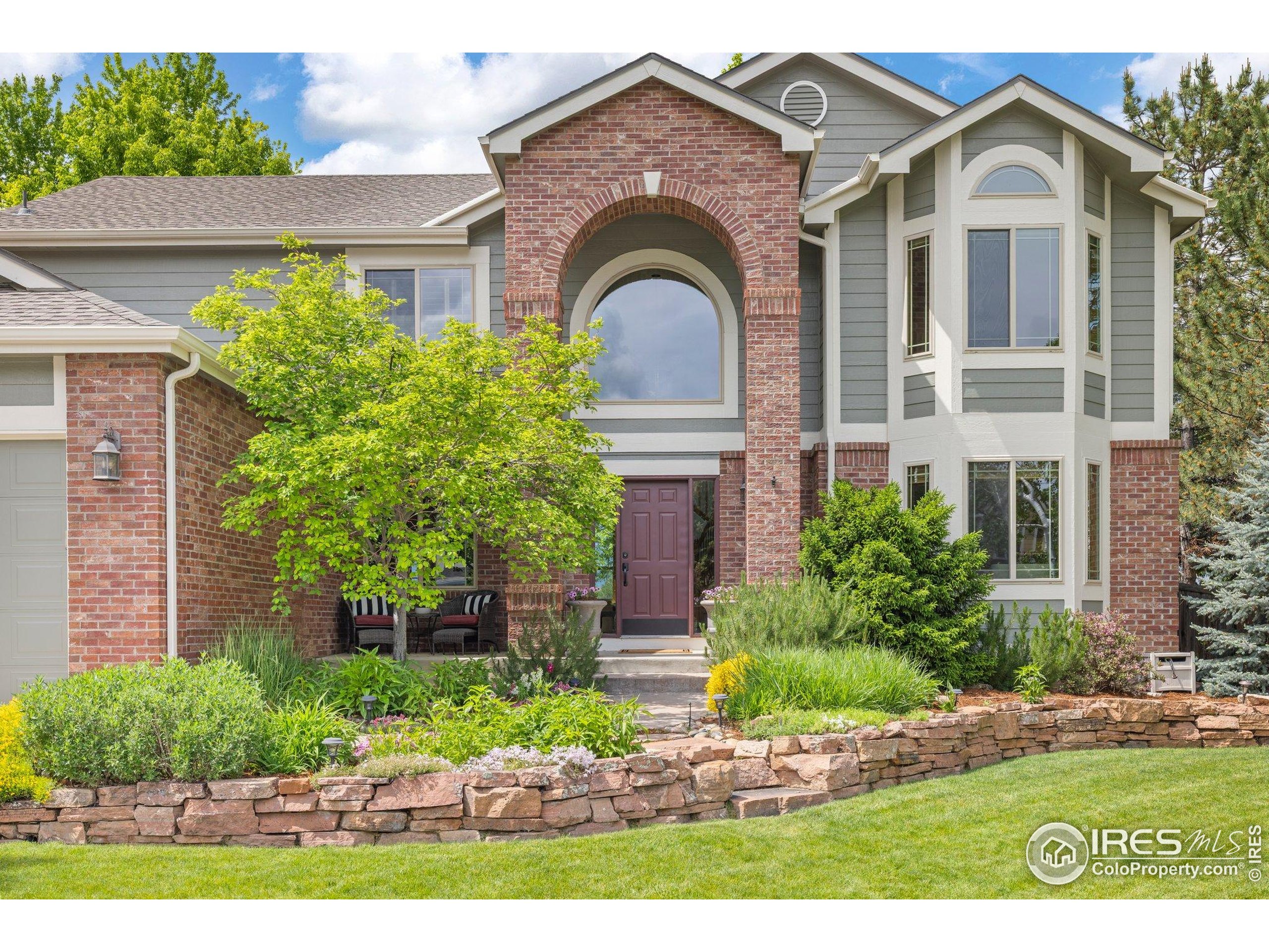 1401 Clover Creek Dr
