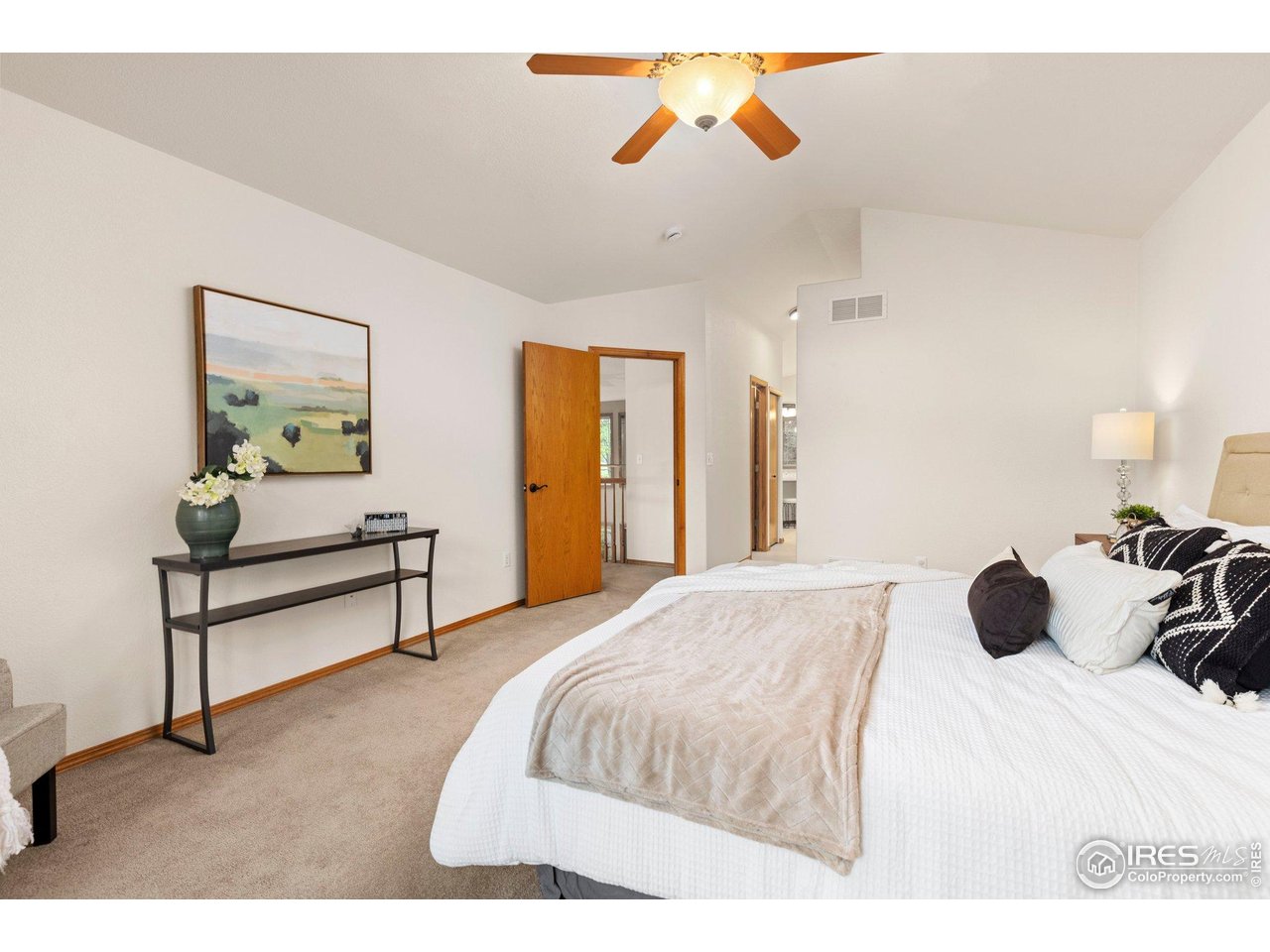 1401 Clover Creek Dr