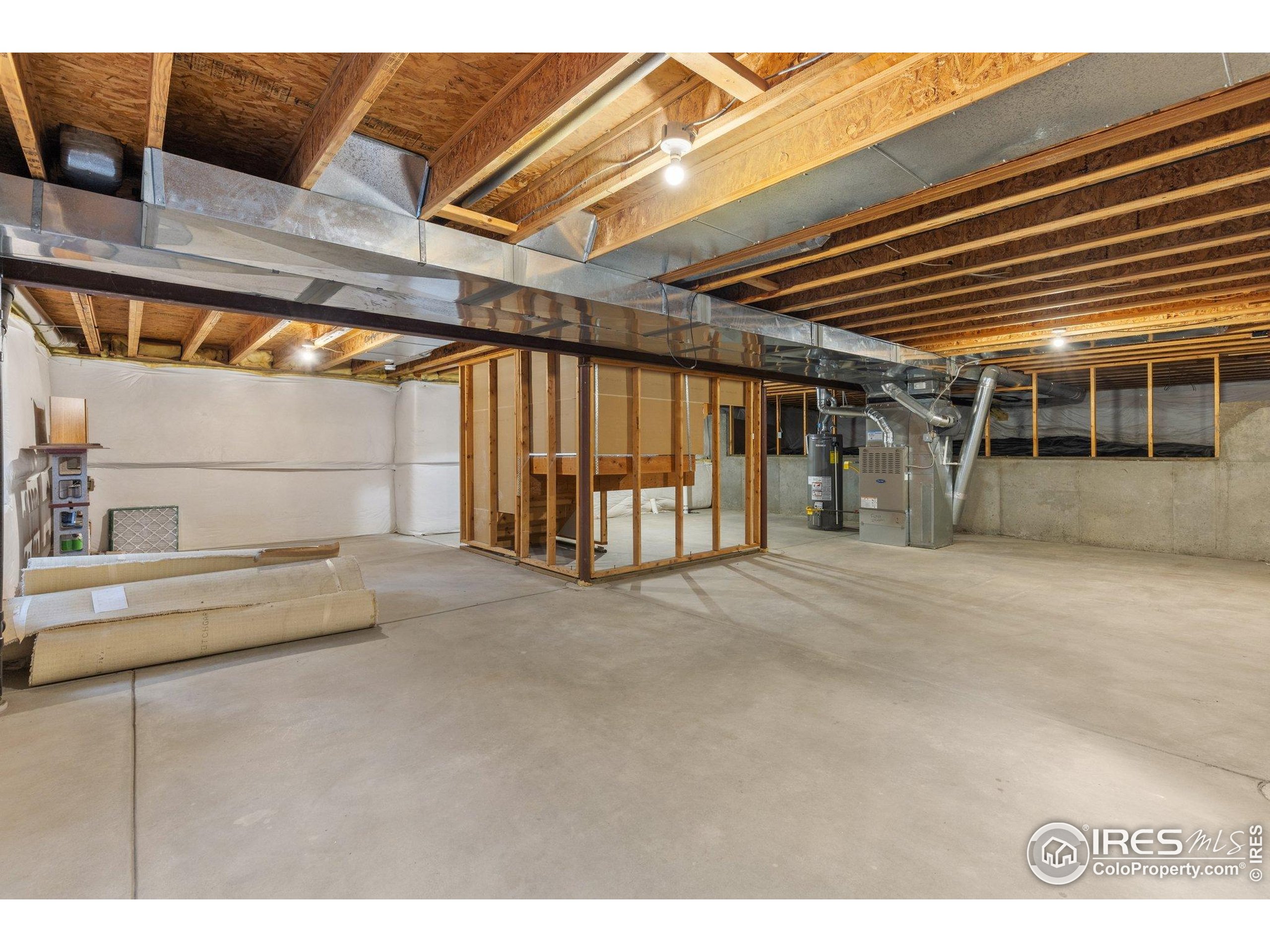 1401 Clover Creek Dr