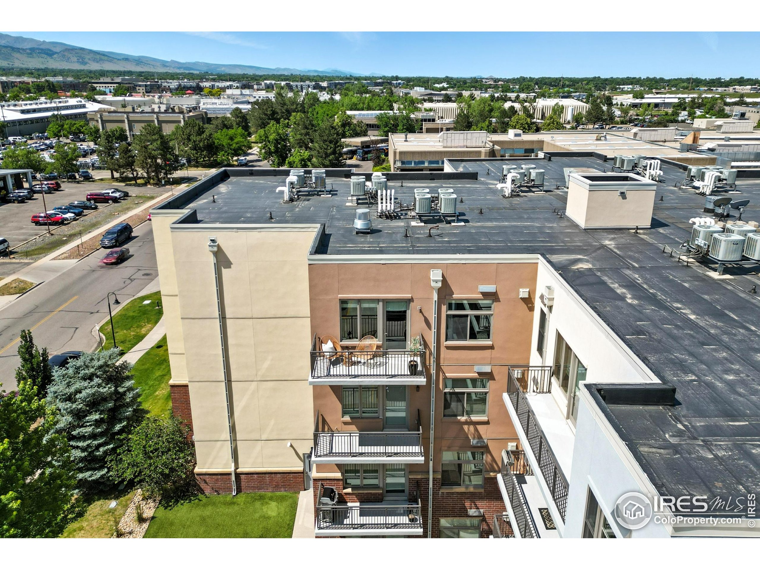 3401 Arapahoe Ave 420