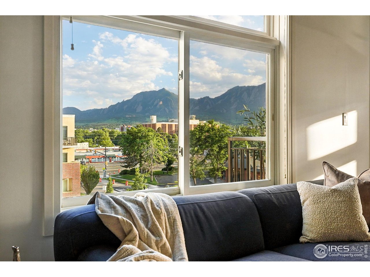 3401 Arapahoe Ave 420