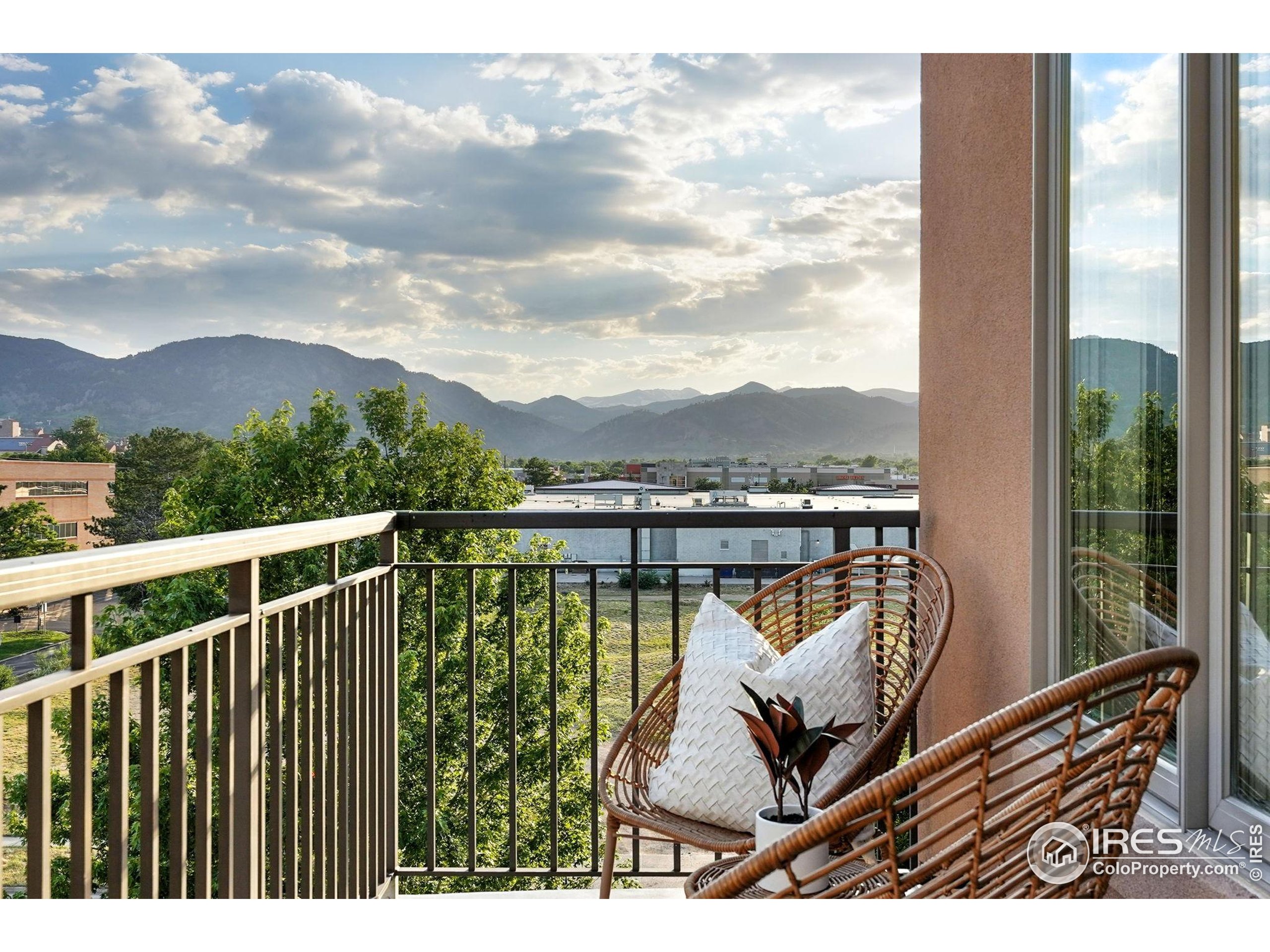 3401 Arapahoe Ave 420