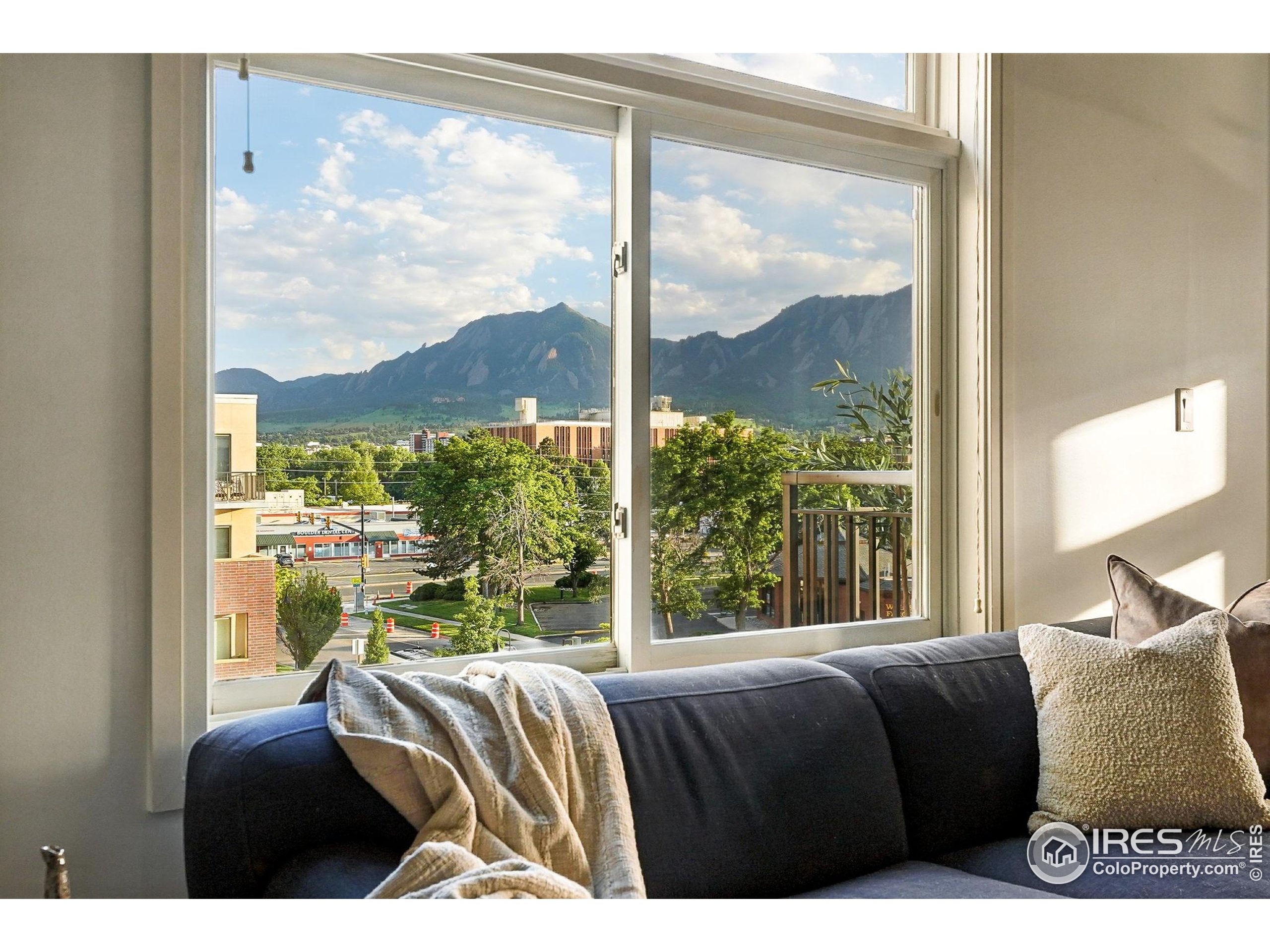 3401 Arapahoe Ave 420