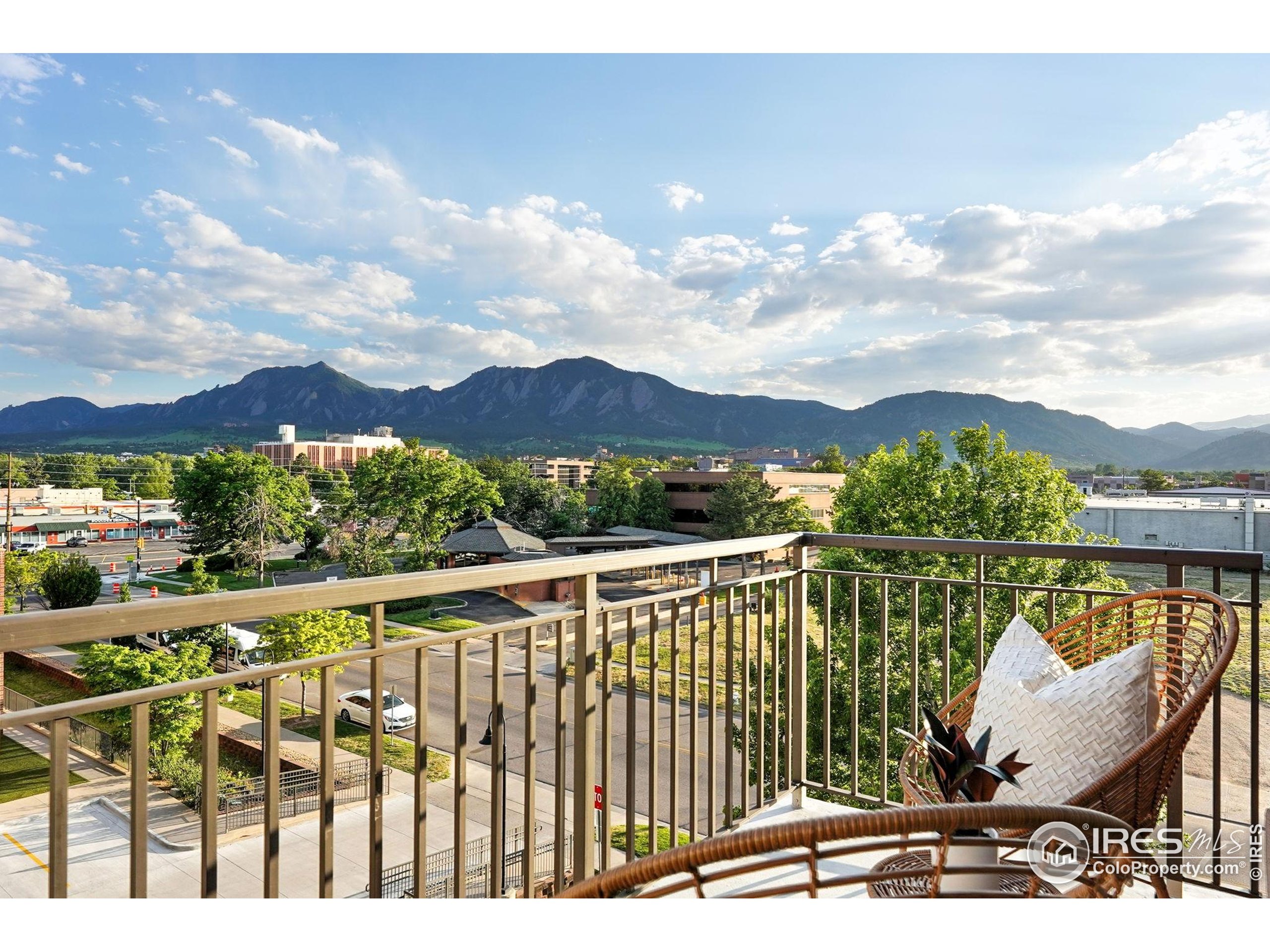 3401 Arapahoe Ave 420