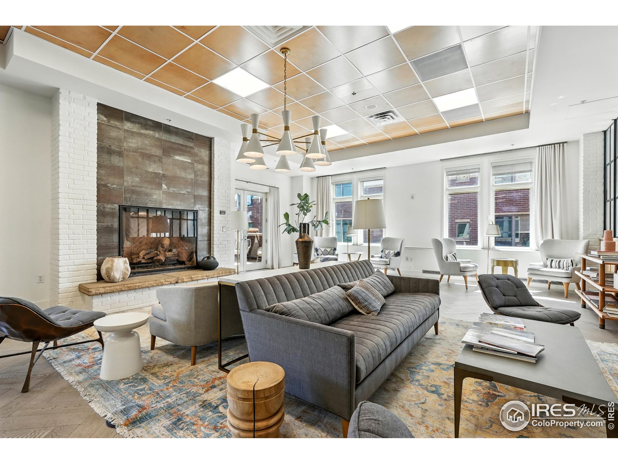 3401 Arapahoe Ave 420