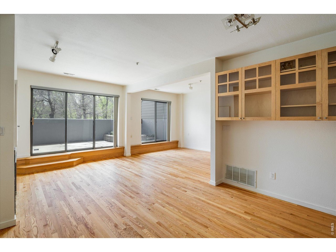 836 Walnut St B