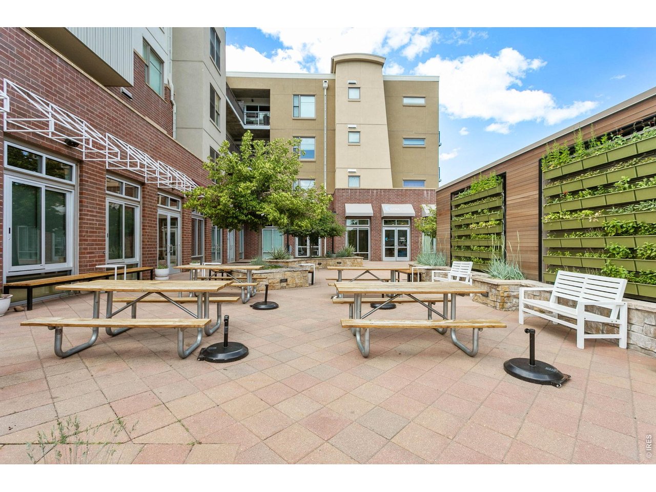 3401 Arapahoe Ave 220