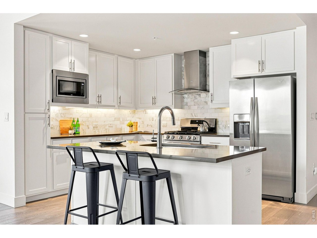 3401 Arapahoe Ave 220