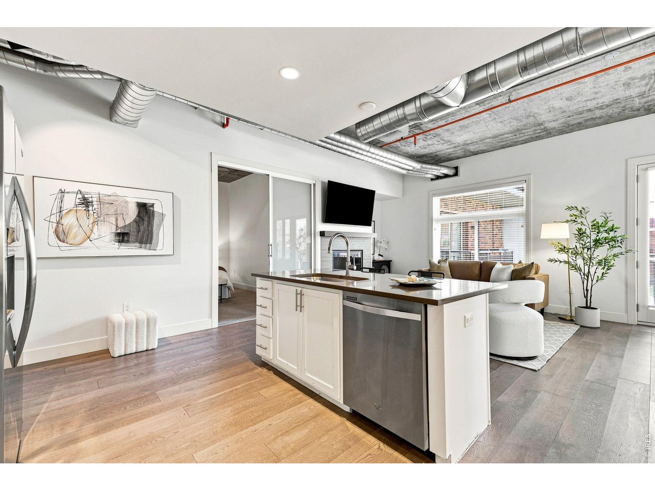 3401 Arapahoe Ave 220