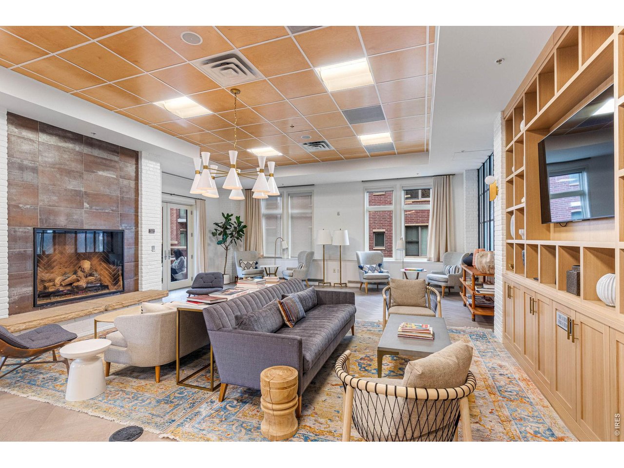 3401 Arapahoe Ave 220
