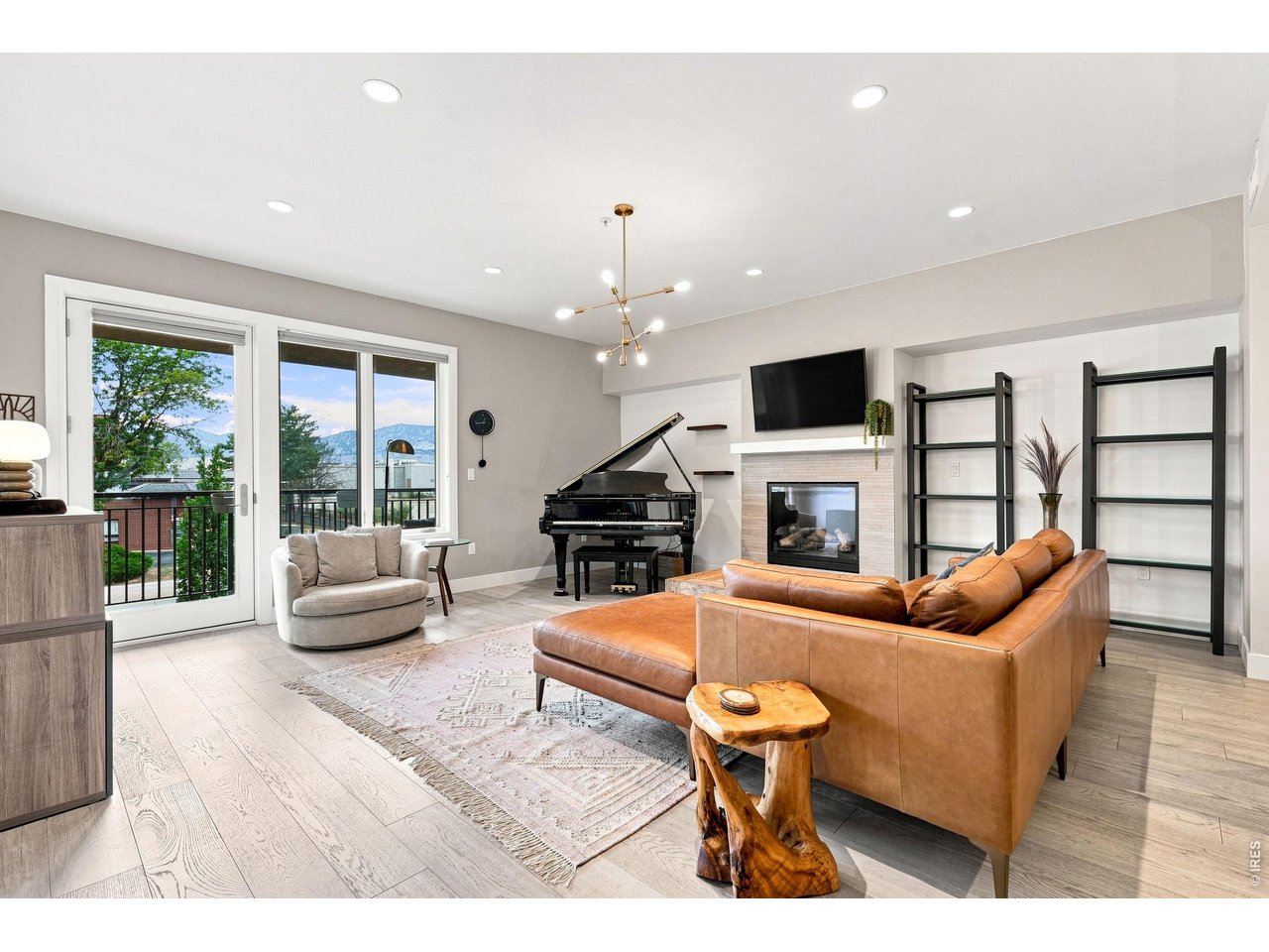 3301 Arapahoe Ave 229