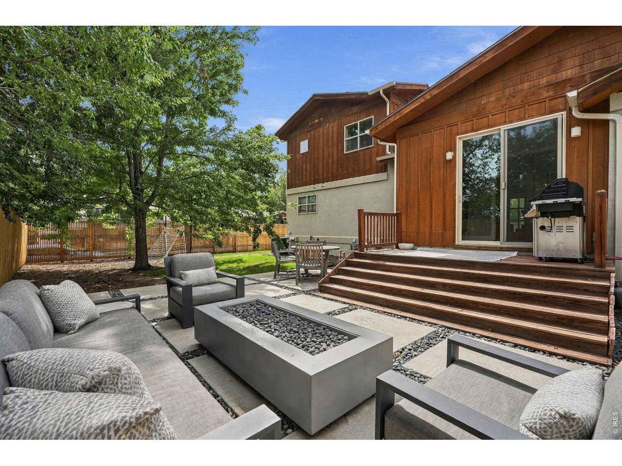 1390 Edinboro Dr