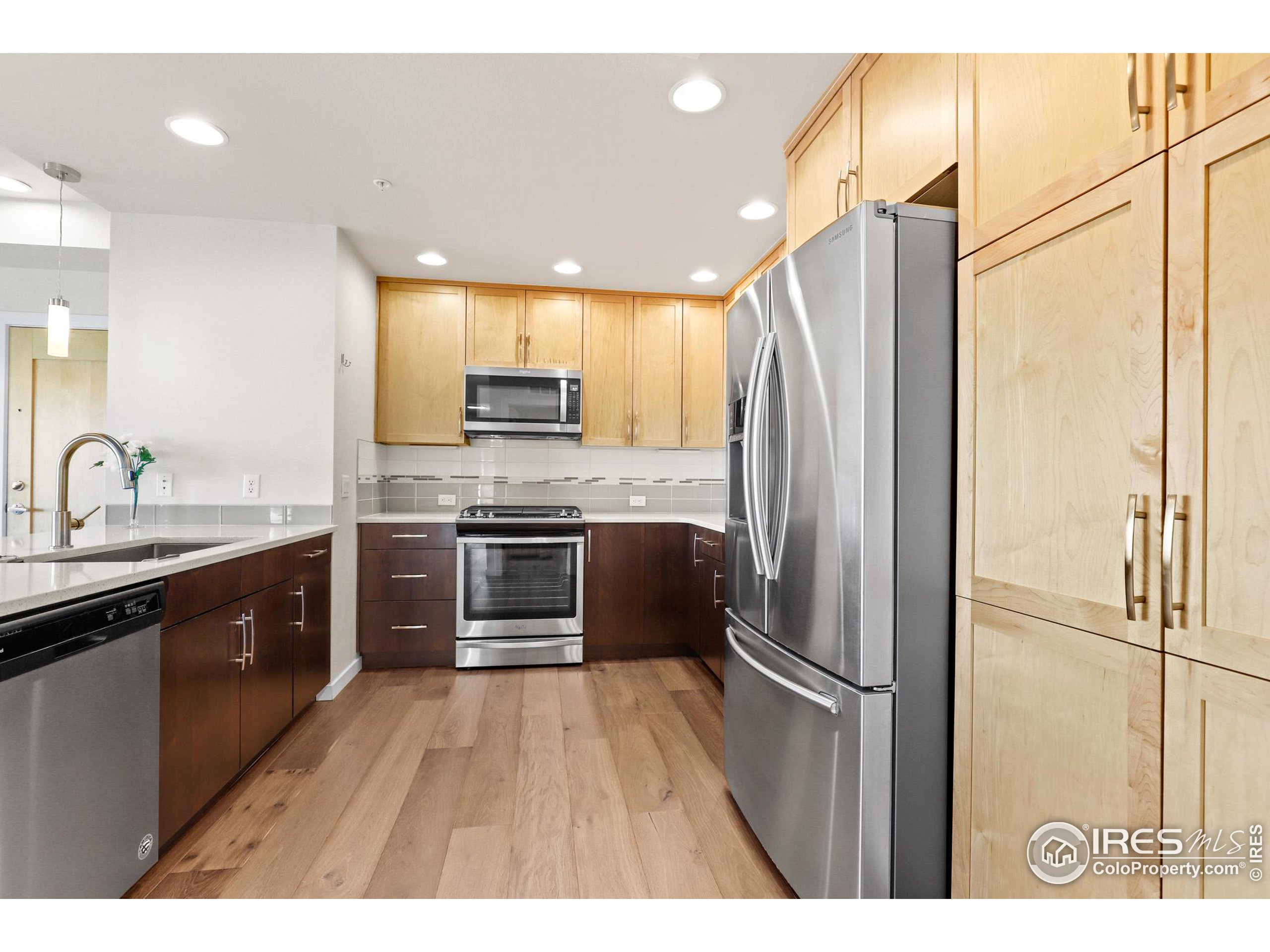 1320 Snowberry Ln 202