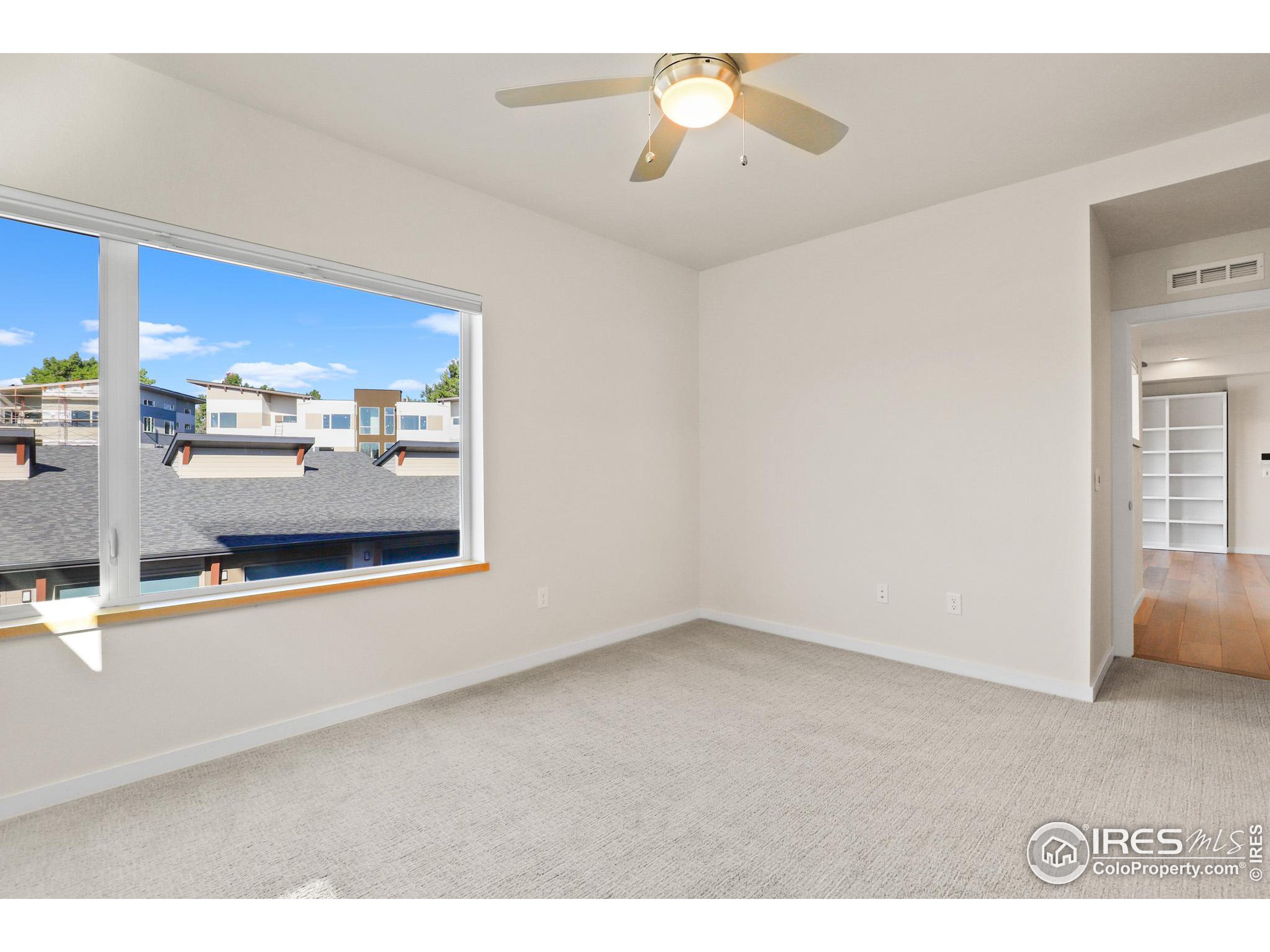 1320 Snowberry Ln 202