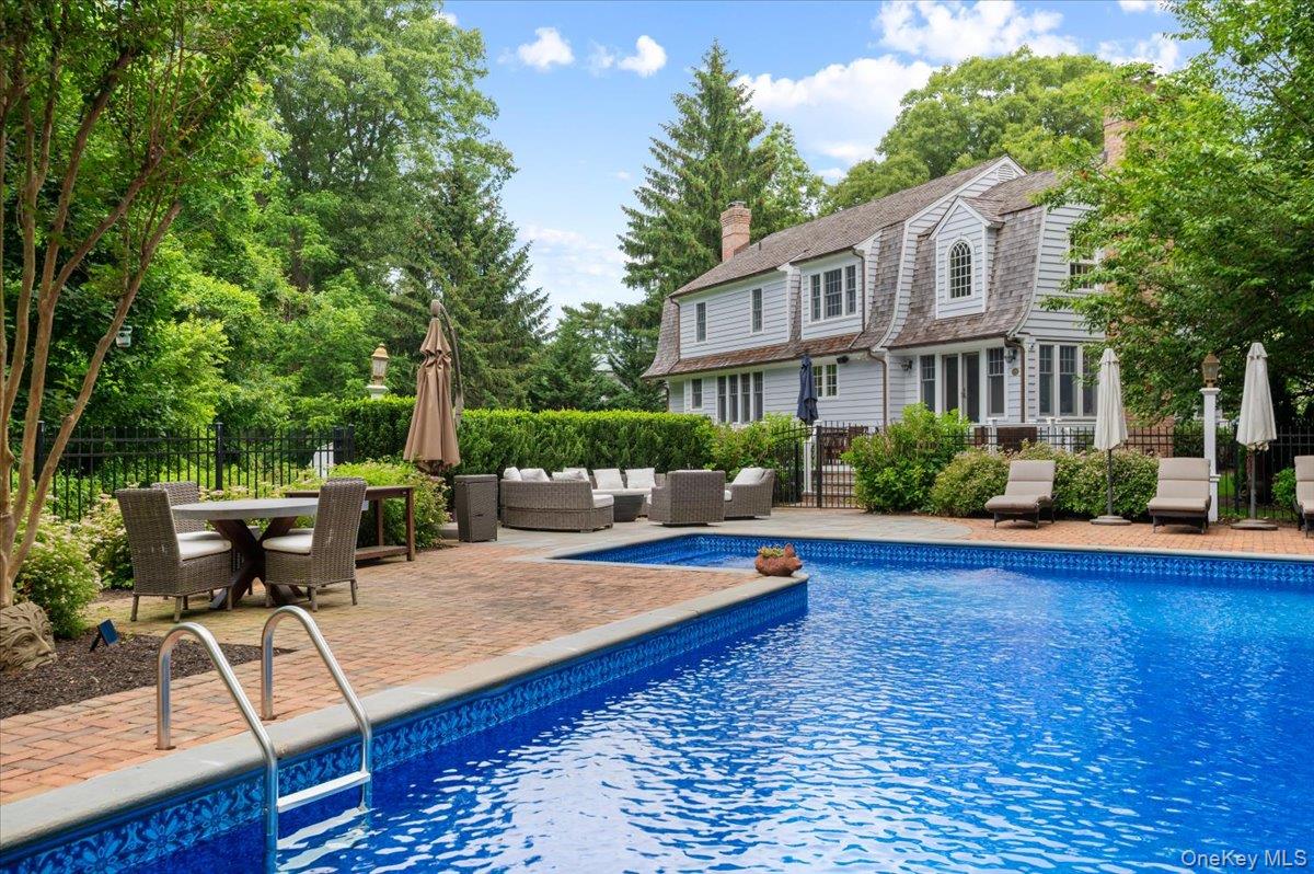 5 Fox Hunt Court