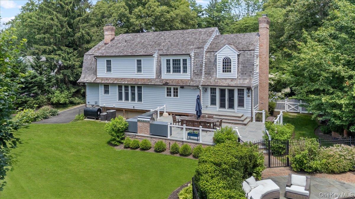 5 Fox Hunt Court