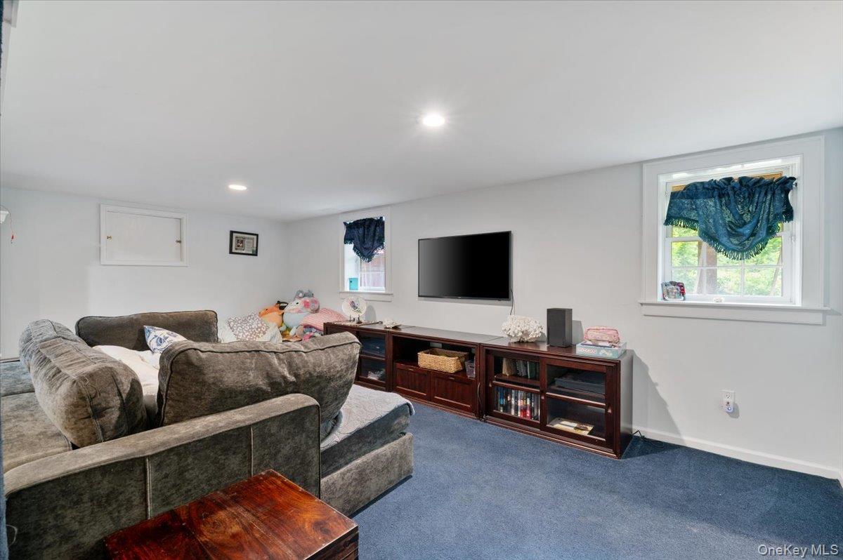 5 Fox Hunt Court