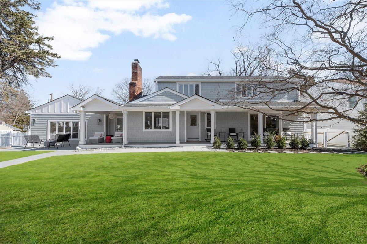 16 Lone Oak Drive