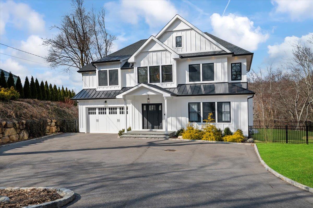11 Harborview Avenue