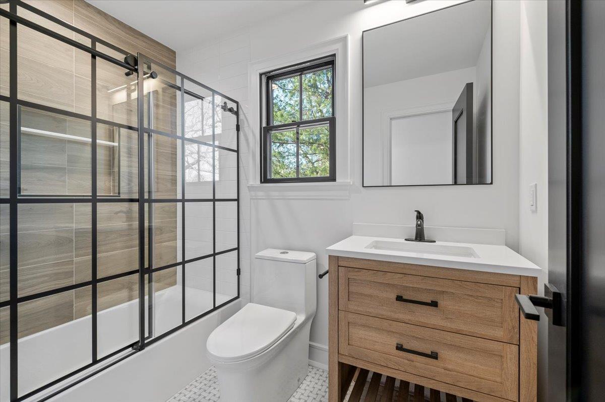 211 E Pulaski Road