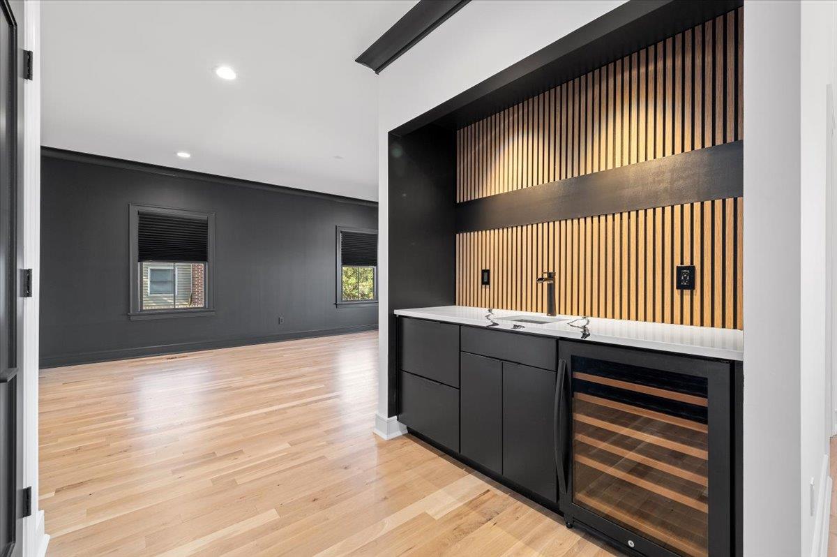 211 E Pulaski Road