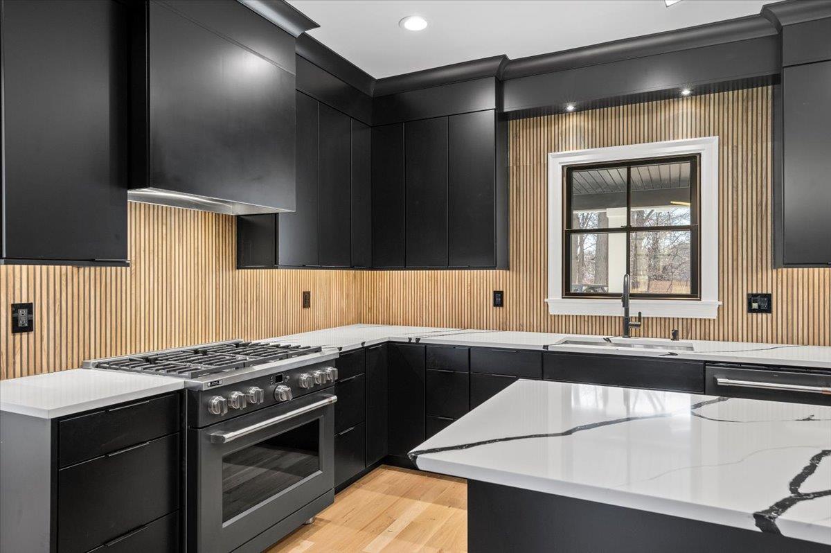 211 E Pulaski Road