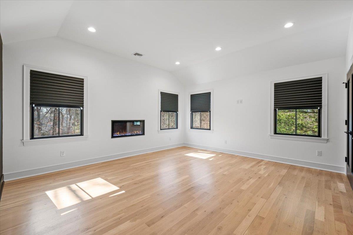 211 E Pulaski Road