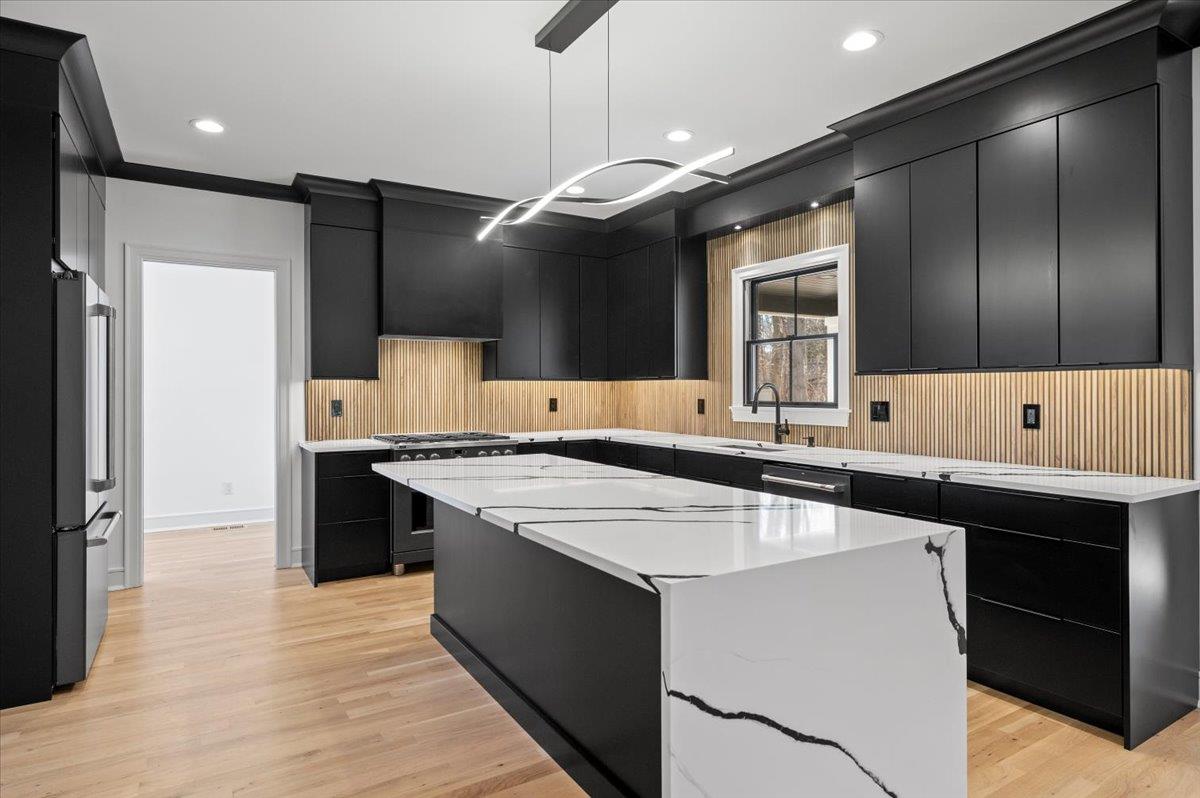 211 E Pulaski Road