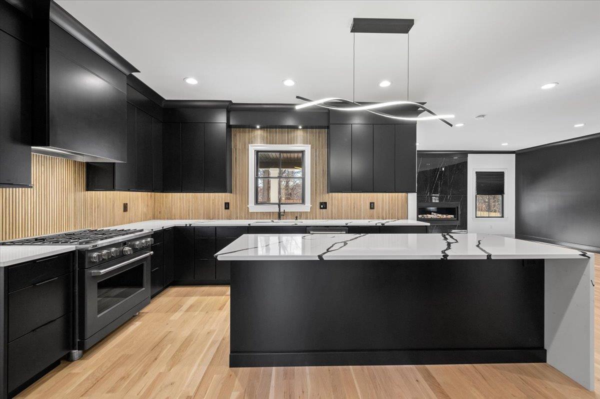 211 E Pulaski Road