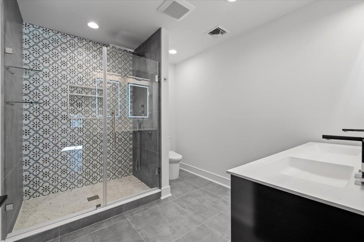 211 E Pulaski Road