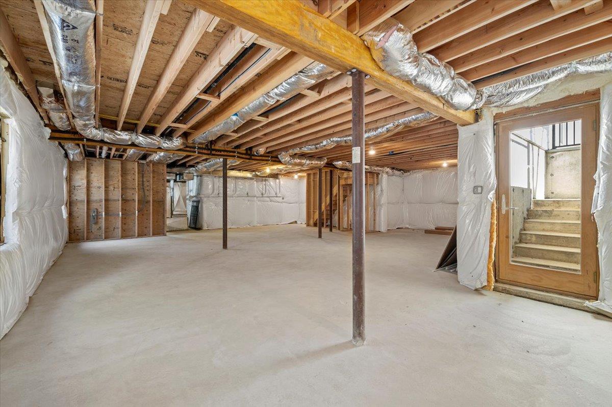 211 E Pulaski Road