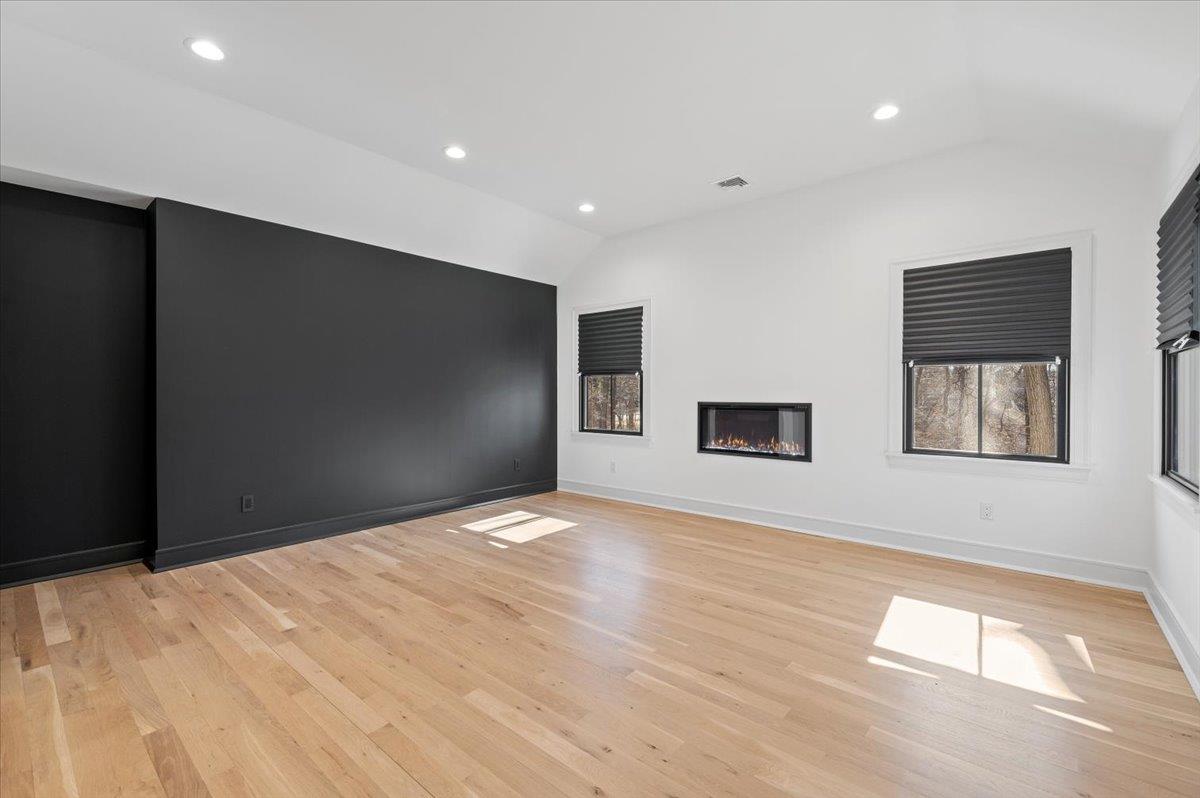 211 E Pulaski Road