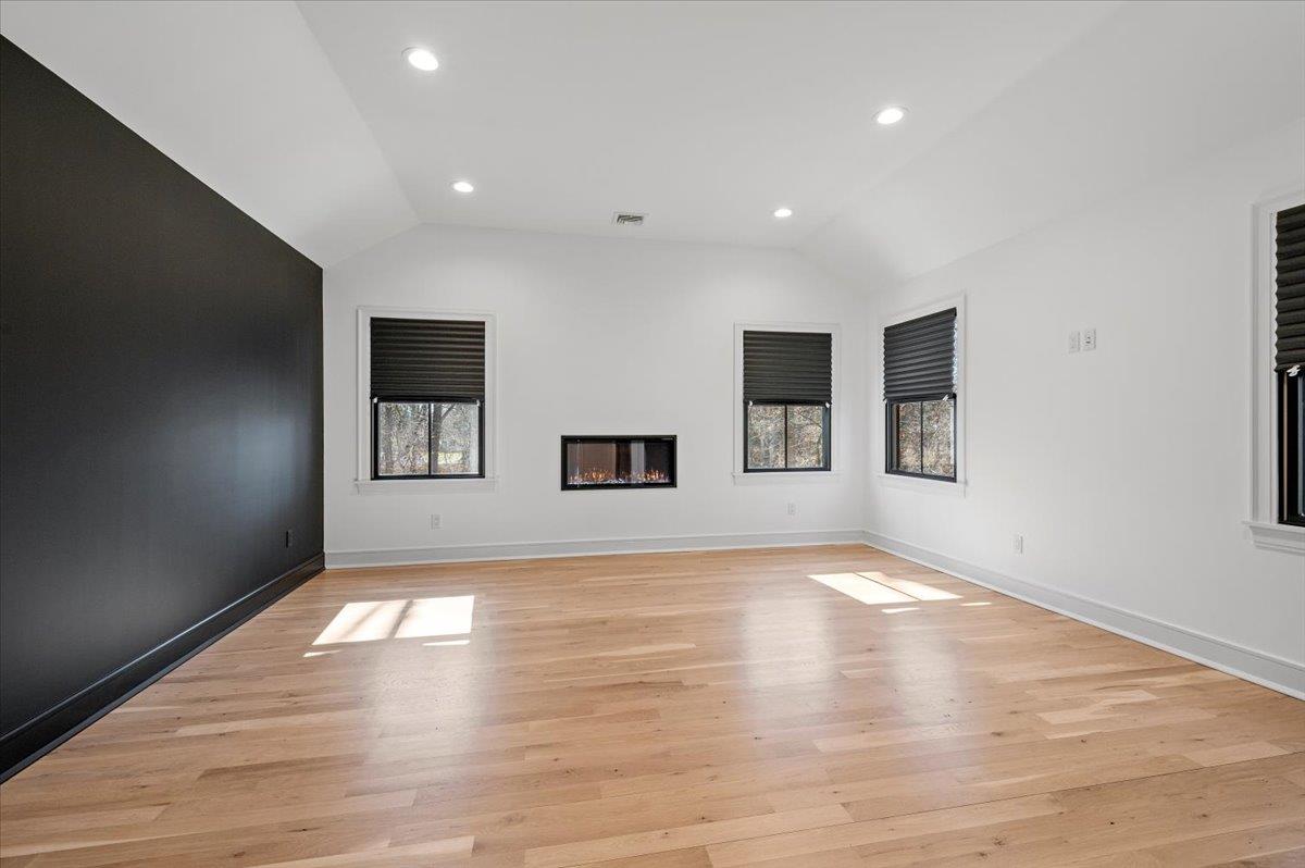 211 E Pulaski Road