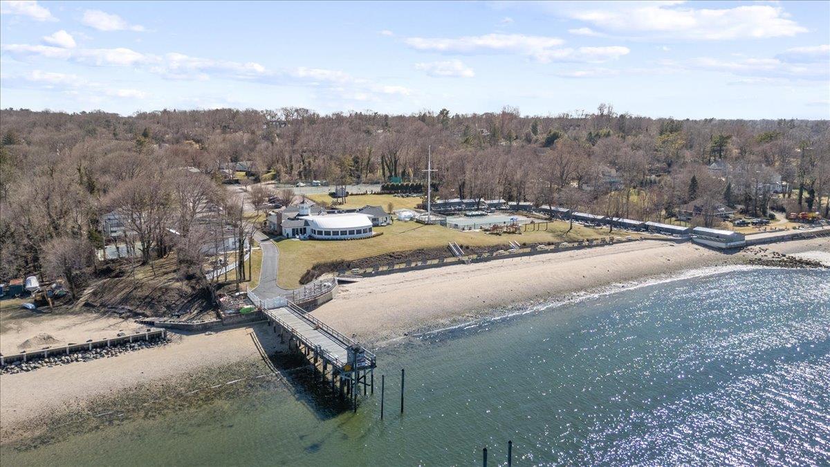 96 Bay Road
