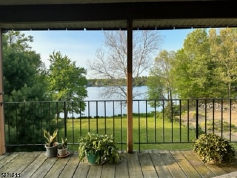 384 Lake Shore South E