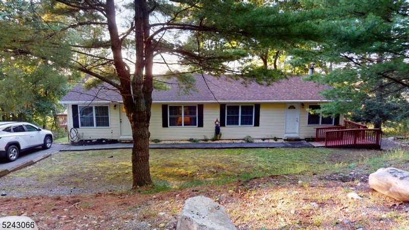 132 Hemlock A&B