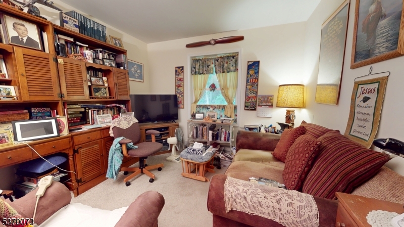 40 Clove Rd