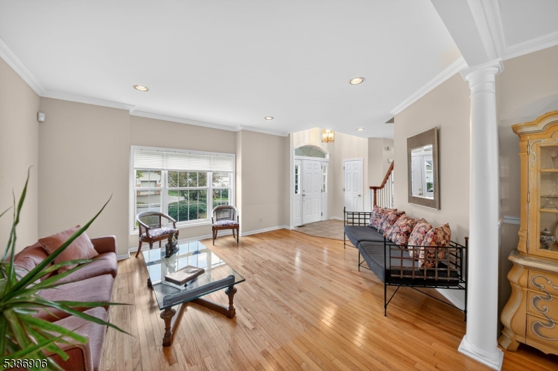 5 Rock Oak Ct