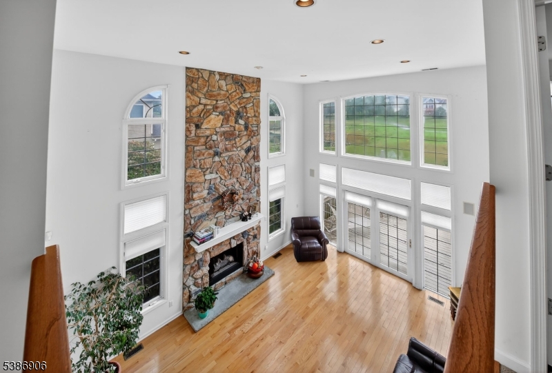 5 Rock Oak Ct