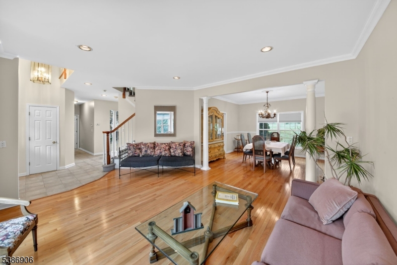 5 Rock Oak Ct