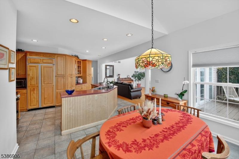 5 Rock Oak Ct