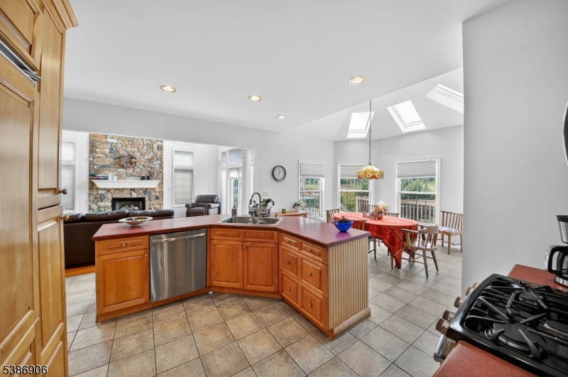 5 Rock Oak Ct