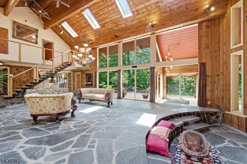 229 Clove Road