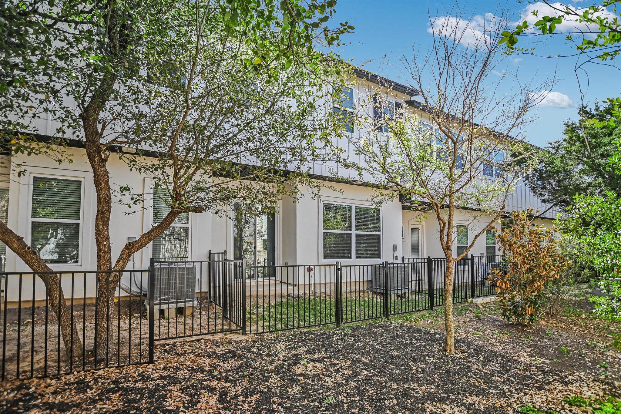 12001 Vista Parke DR # 1203