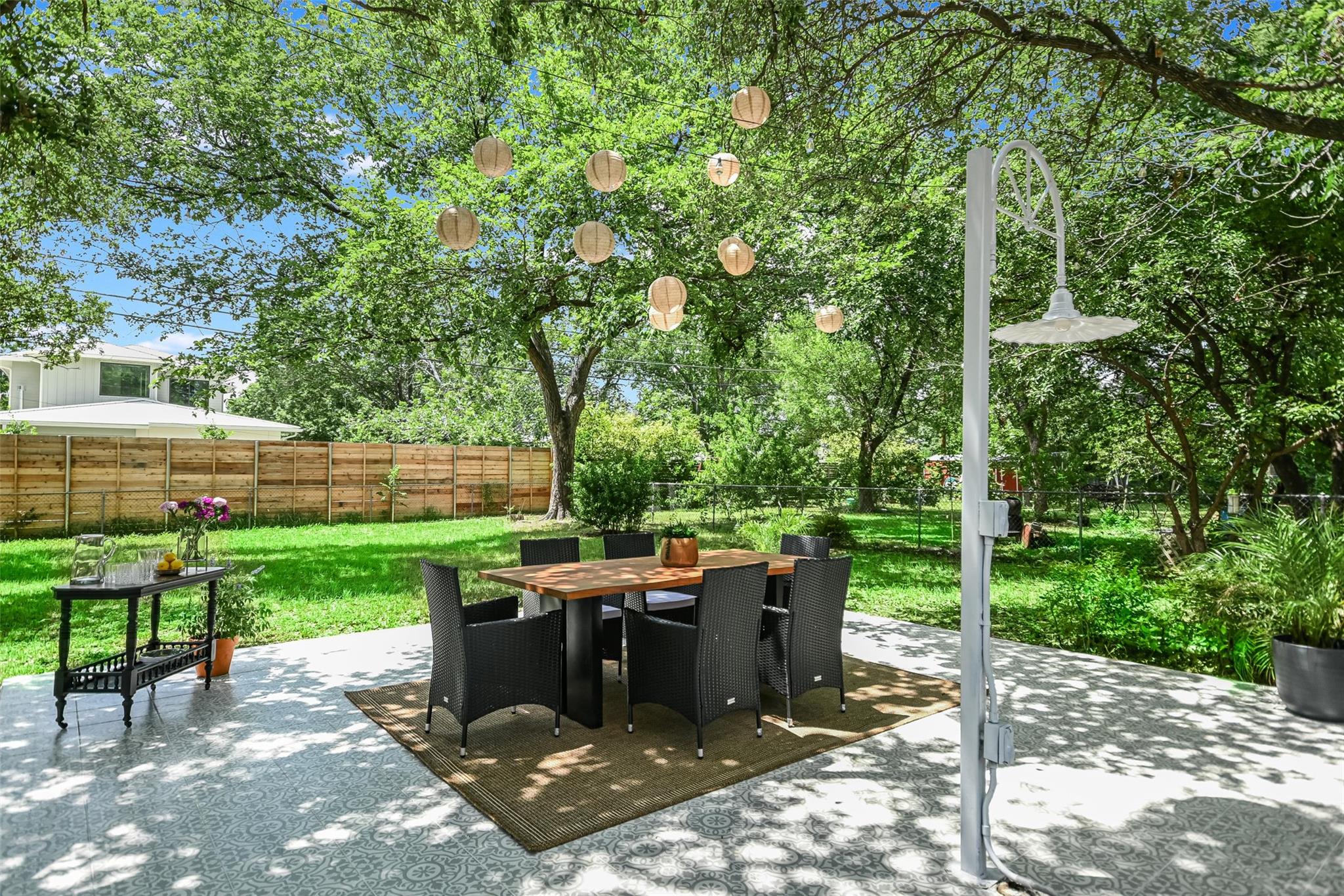 7806 Mullen DR