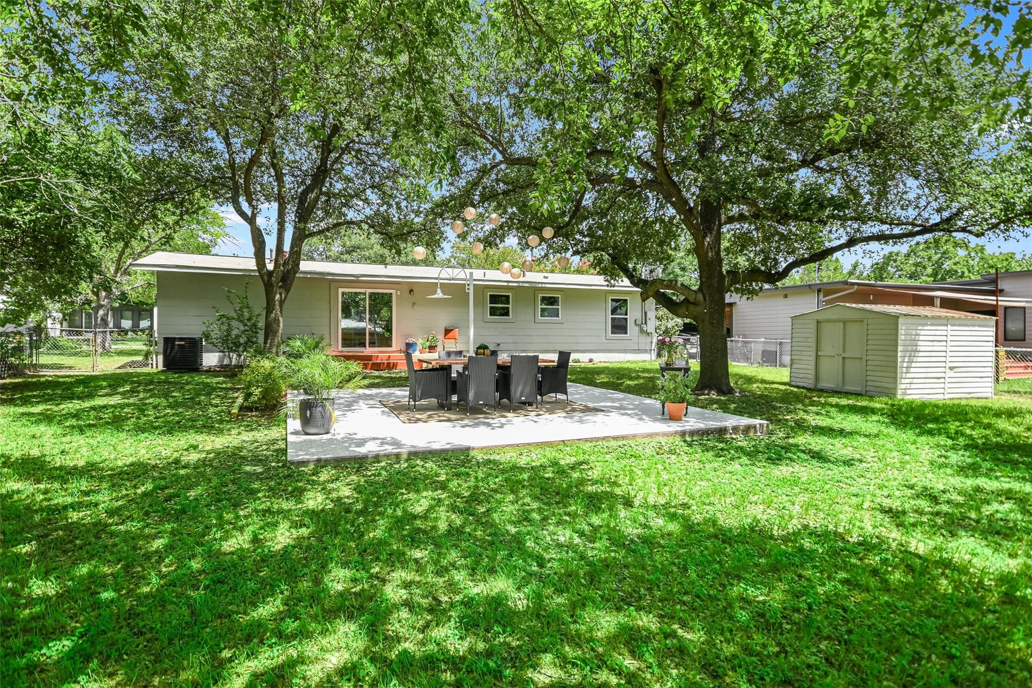 7806 Mullen DR