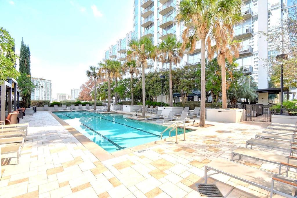 360 Nueces ST # 1318